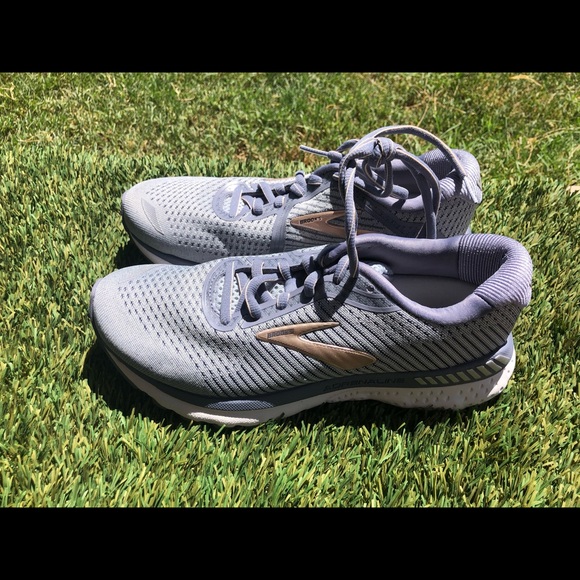 brooks gts womens size 6
